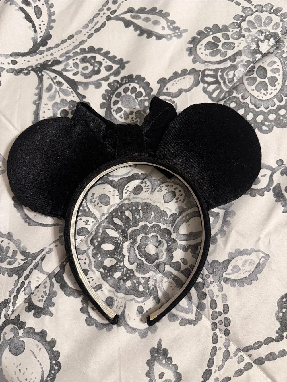 Black Pearl-Accent Minnie Ear Headband Custom made